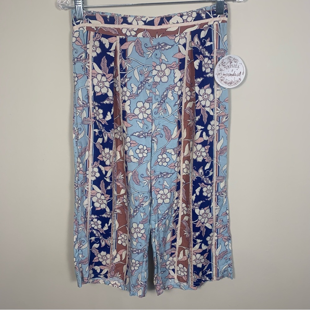 Gypsies & Moondust Cropped Floral Pull On Rayon Pants - Picture 4 of 15